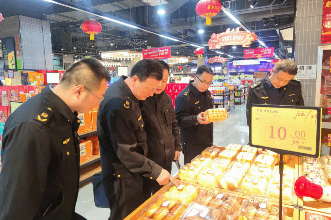 筑牢節(jié)日食安防線，守護(hù)群眾“舌尖安全”——天水市市場(chǎng)監(jiān)管局開(kāi)展春節(jié)前食品安全督查檢查聚焦食用農(nóng)產(chǎn)品批發(fā)